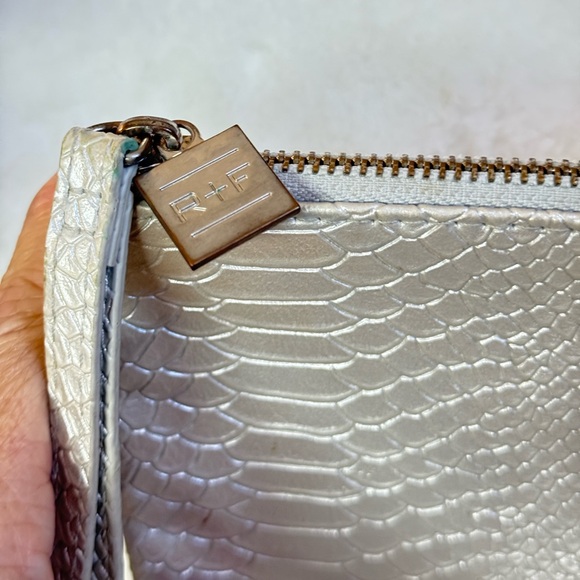 Rodan And Fields Cosmetic Bag - Picture 5 of 8